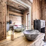 Der Baum Hideaway Apartment