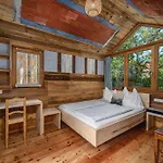 Apartment Der Baum Hideaway *