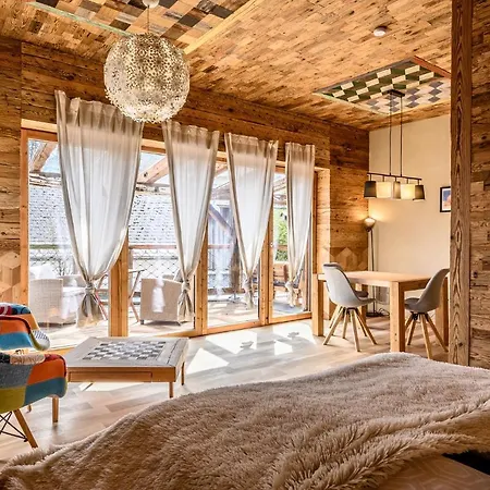 Der Baum Hideaway Apartmán Inzersdorf im Kremstal