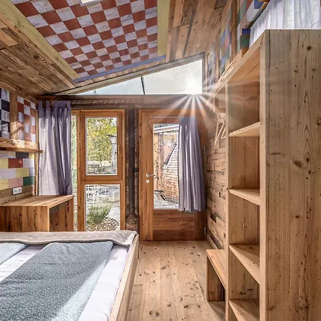 Der Baum Hideaway Apartment *