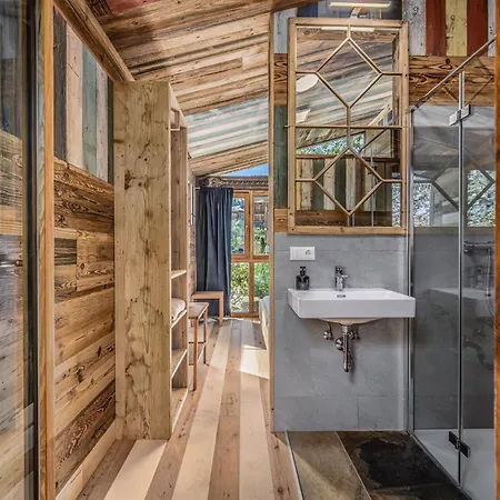 Der Baum Hideaway Apartamento Inzersdorf im Kremstal