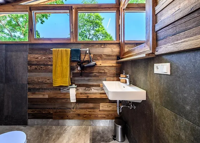 Der Baum Hideaway Appartement Inzersdorf im Kremstal